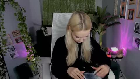 Maoqi online show from May 9, 1:27 pm