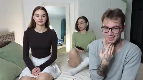 mar7gan online show from November 29, 4:37 am