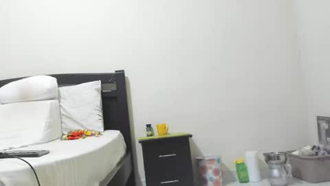 Mara online show from November 14, 1:54 pm