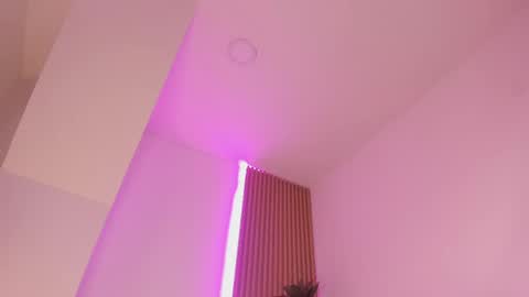 Snapshot of mara_betancurt chatting on May 17, 9:00 pm Mara online show from May 17, 9:00 pm