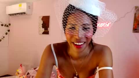 Snapshot of mara_summer chatting on October 17, 1:46 pm Mara 3 online show from October 17, 1:46 pm