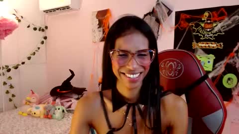 Snapshot of mara_summer chatting on October 29, 1:35 pm Mara 3 online show from October 29, 1:35 pm