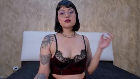 Snapshot of maracrawford chatting on October 14, 12:50 pm maracrawford online show from October 14, 12:50 pm