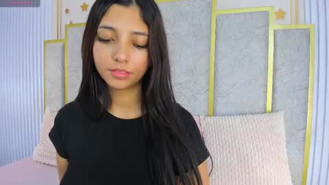 Snapshot of maraluna_ chatting on February 10, 2:59 pm Maraluna online show from February 10, 2:59 pm