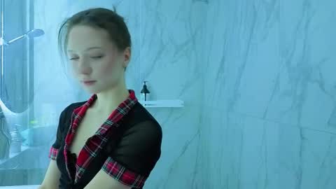 Snapshot of maravilllaa chatting on March 28, 5:34 pm Mary online show from March 28, 5:34 pm