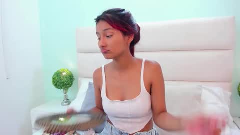 Snapshot of maray_lous chatting on February 19, 8:05 pm Maray Lous online show from February 19, 8:05 pm