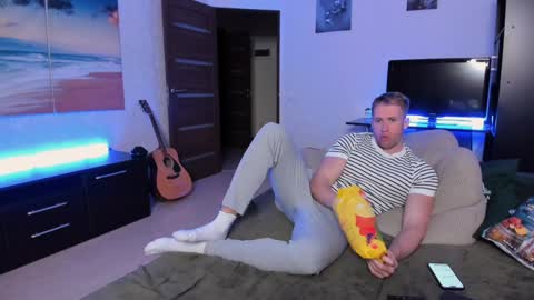 Snapshot of marc105100 chatting on January 3, 6:46 pm alex marvelxx online show from January 3, 6:46 pm