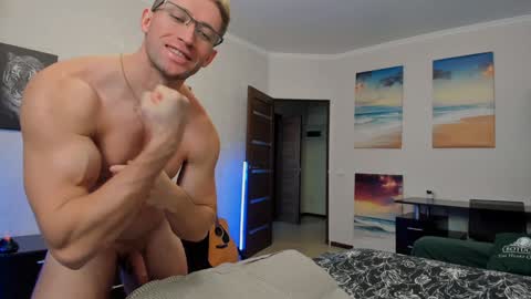 Snapshot of marc105100 chatting on January 9, 10:52 am alex marvelxx online show from January 9, 10:52 am