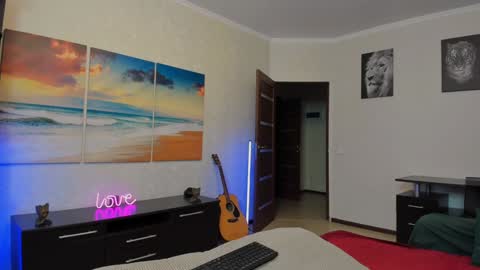 Snapshot of marc105100 chatting on February 3, 9:30 am alex marvelxx online show from February 3, 9:30 am