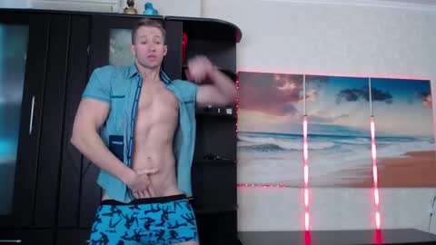 Snapshot of marc105100 chatting on March 1, 9:37 pm alex marvelxx online show from March 1, 9:37 pm