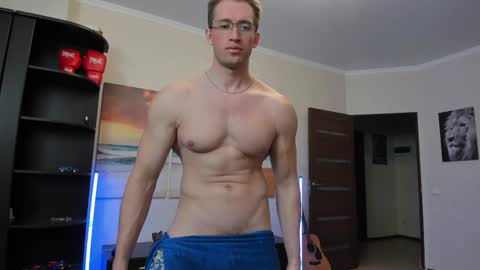Snapshot of marc105100 chatting on March 7, 6:54 pm alex marvelxx online show from March 7, 6:54 pm