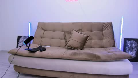 Snapshot of marc105100 chatting on October 2, 6:53 am alex marvelxx online show from October 2, 6:53 am