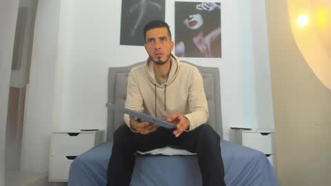 Marc Ruffalo online show from March 3, 10:54 am