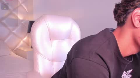 Snapshot of marco_deluxe chatting on May 13, 11:40 am marco_deluxe online show from May 13, 11:40 am