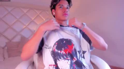 Snapshot of marco_deluxe chatting on June 2, 11:45 am marco_deluxe online show from June 2, 11:45 am