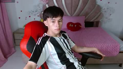 Snapshot of marco_fox chatting on March 27, 6:18 pm Marco online show from March 27, 6:18 pm