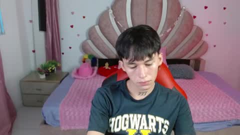 Snapshot of marco_fox chatting on April 1, 6:16 pm Marco online show from April 1, 6:16 pm