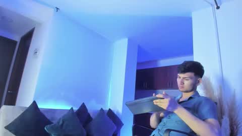 marcus_fire online show from February 2, 8:57 am