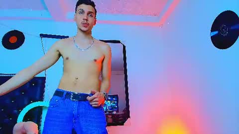 Marcus hanks1 online show from July 18, 1:43 am