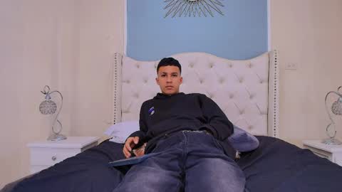 Snapshot of marcus_jeron chatting on April 27, 10:19 pm marcus_jeron online show from April 27, 10:19 pm