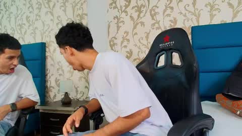 Snapshot of marcus_jeron chatting on June 8, 9:37 pm marcus_jeron online show from June 8, 9:37 pm