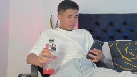 marcus_moreno online show from March 22, 7:17 pm