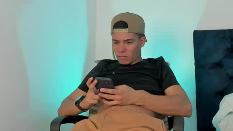 marcus_moreno online show from April 16, 12:22 am