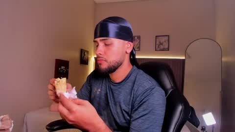 marcus_soler online show from May 15, 3:52 pm