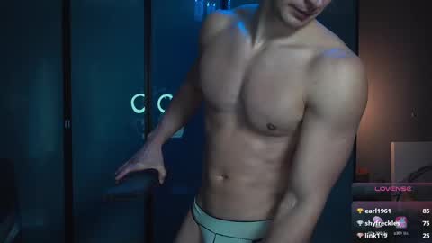 Snapshot of marcusdiamond chatting on February 25, 4:31 pm Marcus Diamond online show from February 25, 4:31 pm