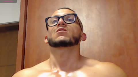 Snapshot of marcusmilarc chatting on December 21, 8:54 pm online show from December 21, 8:54 pm