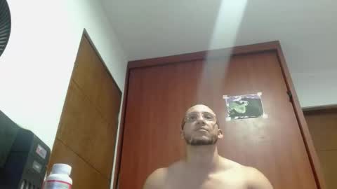 Snapshot of marcusmilarc chatting on March 30, 11:28 pm online show from March 30, 11:28 pm
