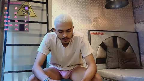 Snapshot of marcusrain_ chatting on September 19, 8:09 pm Marcus online show from September 19, 8:09 pm