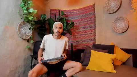 Snapshot of marcusrain_ chatting on September 28, 3:23 am Marcus online show from September 28, 3:23 am