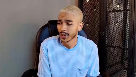 Snapshot of marcusrain_ chatting on October 7, 3:47 am Marcus online show from October 7, 3:47 am