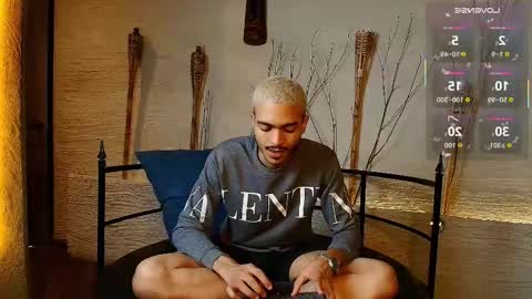 Snapshot of marcusrain_ chatting on October 15, 9:26 pm Marcus online show from October 15, 9:26 pm