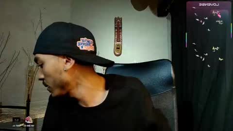 Snapshot of marcusrain_ chatting on October 17, 7:27 pm Marcus online show from October 17, 7:27 pm