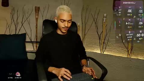 Snapshot of marcusrain_ chatting on October 21, 8:09 pm Marcus online show from October 21, 8:09 pm