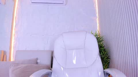 Marelyn online show from May 8, 11:37 am