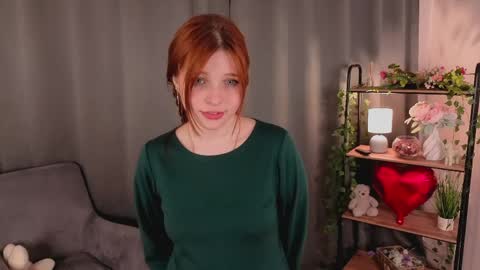 Snapshot of margaretrobinson_ chatting on April 2, 4:37 pm Maria online show from April 2, 4:37 pm