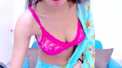 Snapshot of margerytyrel chatting on February 9, 3:21 am margerytyrel online show from February 9, 3:21 am