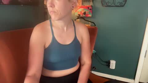 Elle online show from November 18, 2:43 pm