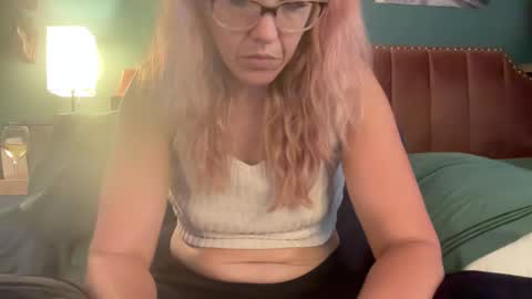 Elle online show from November 20, 9:58 pm