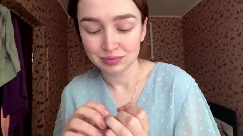 Chloe online show from May 14, 2:46 pm