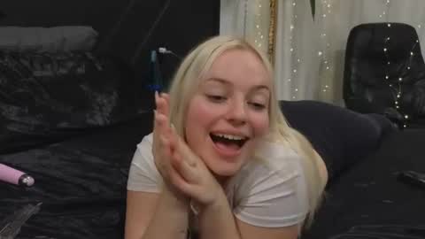 margot_robbie7 online show from January 2, 4:30 am