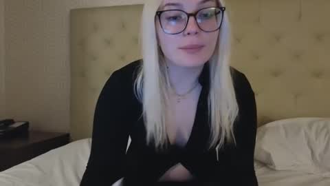 margot_robbie7 online show from January 17, 5:00 am