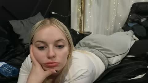 margot_robbie7 online show from February 21, 4:18 am