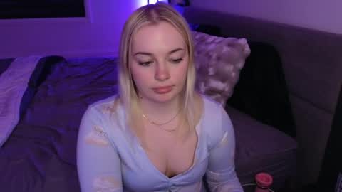 Snapshot of margot_robbie7 chatting on May 26, 2:07 am margot_robbie7 online show from May 26, 2:07 am