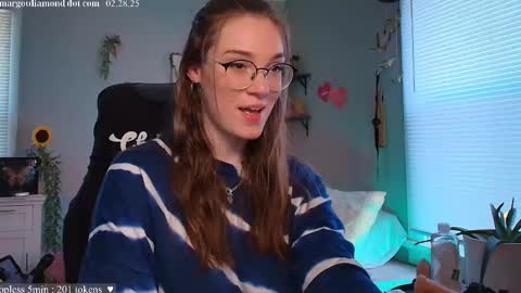 Snapshot of margotdiamond chatting on February 28, 7:03 pm online show from February 28, 7:03 pm