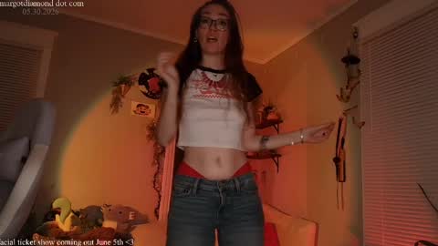 Snapshot of margotdiamond chatting on June 1, 2:13 am online show from June 1, 2:13 am