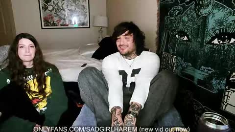 Snapshot of mari_and_jandro chatting on February 13, 8:06 am Mari online show from February 13, 8:06 am